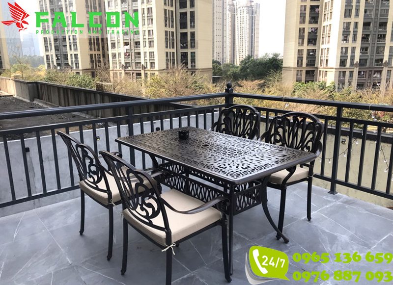 Bàn ghế ngoài trời sử dụng chất liệu nhôm đúc cao cấp