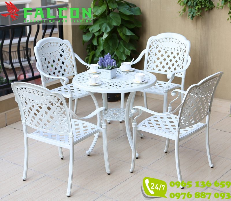 Bộ 1 bàn 4 ghế màu trắng sang trọng và hiện đại
