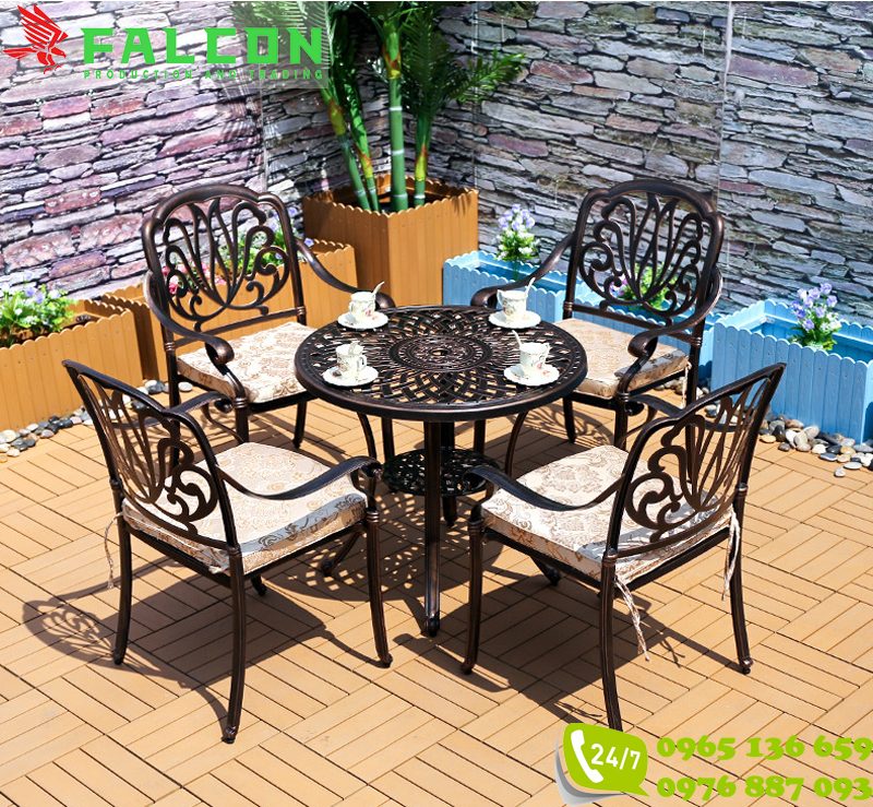 Bộ bàn ghế nhôm đúc màu đen trang nhã cổ điển