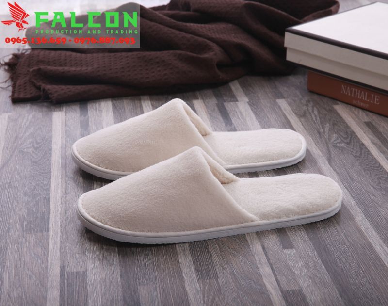 Dép đi trong phòng nâng cao chất lượng dịch vụ của khách sạn