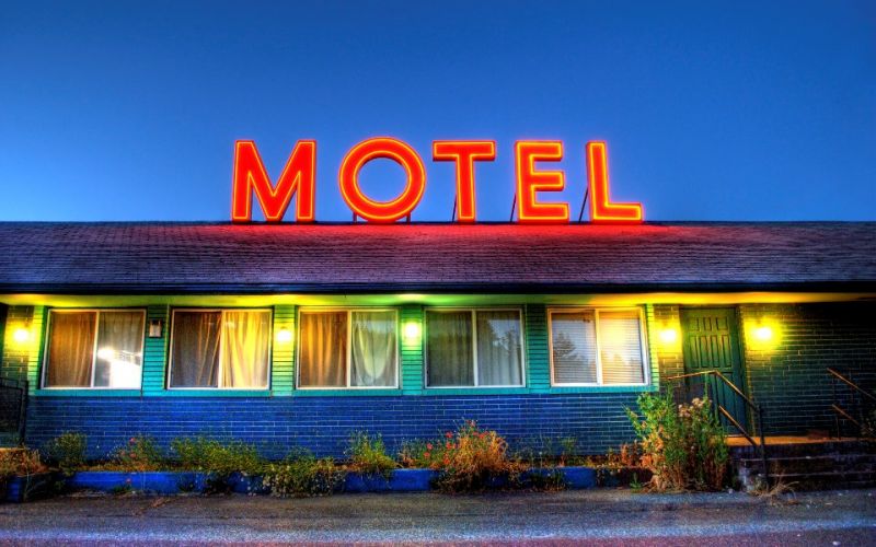 Motel là hình thức lưu trú khác hẳn so với hotel