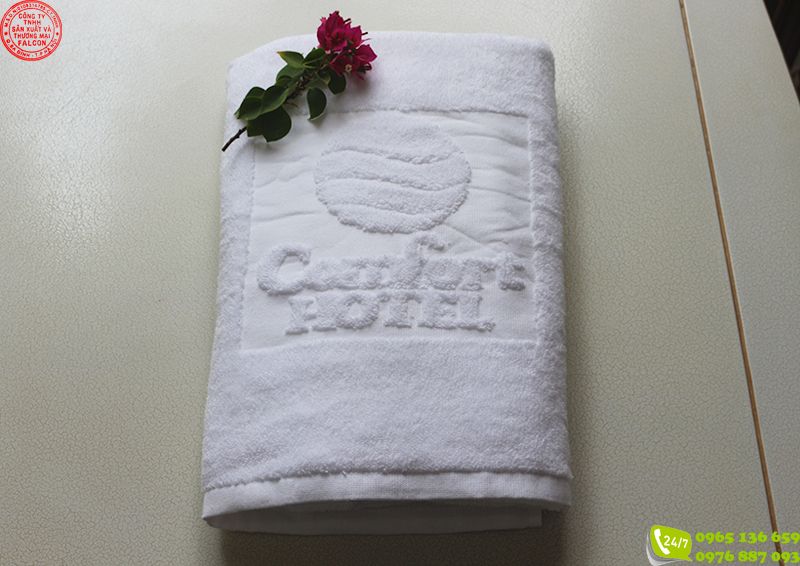 In logo lên khăn khách sạn