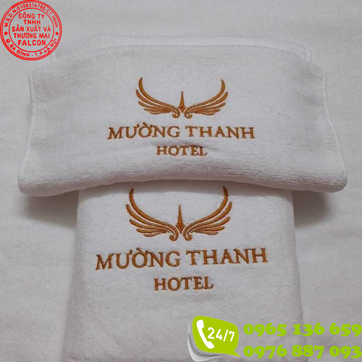Khăn trắng khách sạn thêu logo theo yêu cầu