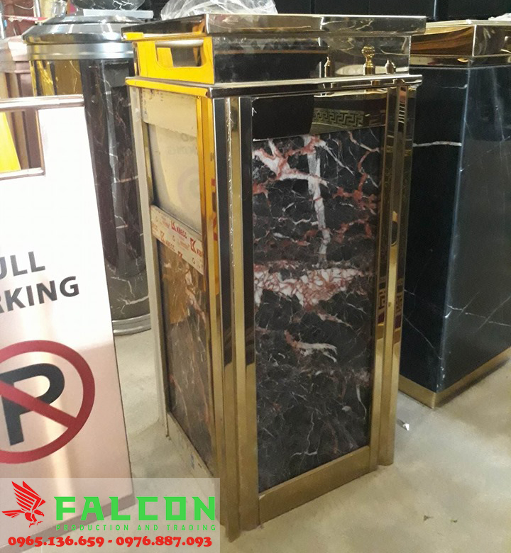 Thùng rác sảnh khách sạn