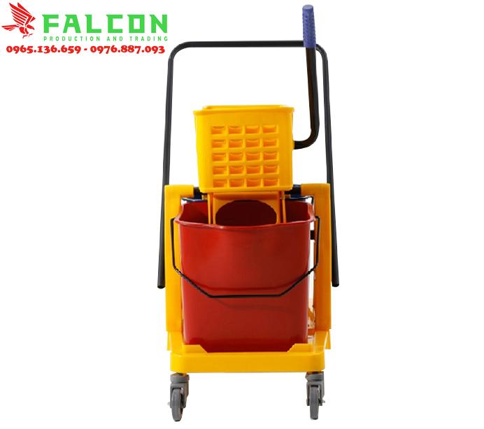 Xe đẩy dọn vệ sinh khách sạn
