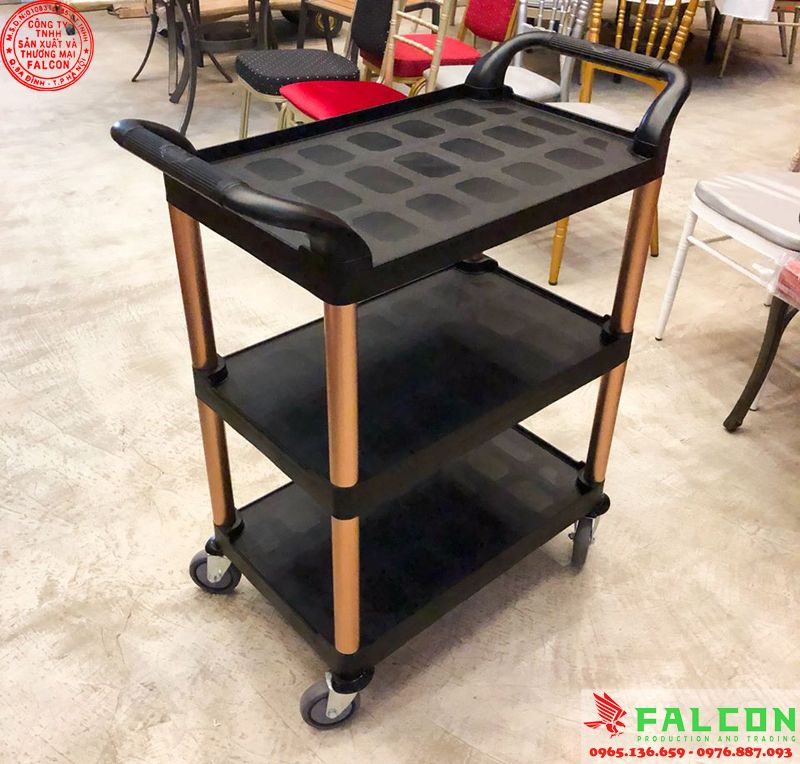 Xe đẩy phục vụ khách sạn bằng nhựa và inox cái nào tốt hơn?